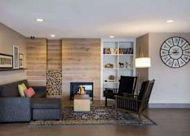Country Inn & Suites by Radisson, Marion, IL 3
