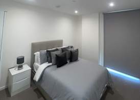 Immaculate 2bed Apartment in London - City Views 4