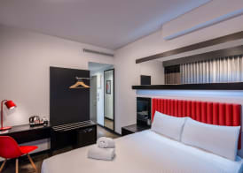 Essence Hotel Carlton 3
