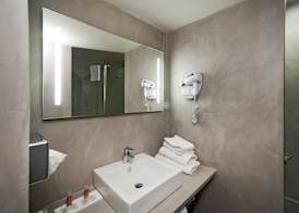 Hotel Le Cardinal Rueil Centre 4