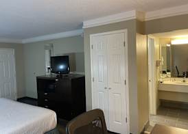 Quality Inn & Suites Tuscaloosa near University 2