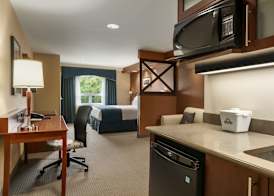 Days Inn & Suites by Wyndham Brandon 3