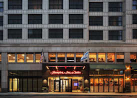 Hampton Inn & Suites Chicago-Downtown 2