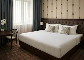 Yerevan Resident Hotel 4