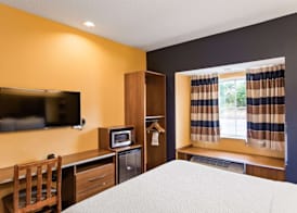 SureStay Plus Hotel by Best Western Keyser 4