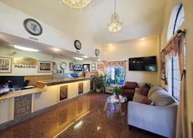 Howard Johnson by Wyndham Pasadena 2
