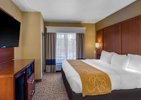 Comfort Suites Marshall 5