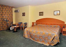 Ascot Lodging 3