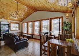 Super 8 by Wyndham Gardiner/Yellowstone Park Area 2