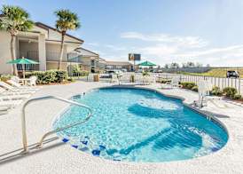 Super 8 by Wyndham Adel 3
