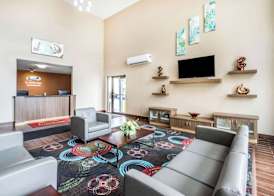 Econo Lodge La Crosse North 4