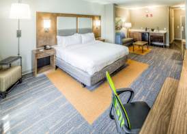 Holiday Inn Express & Suites CLEVELAND WEST - WESTLAKE by IHG 3