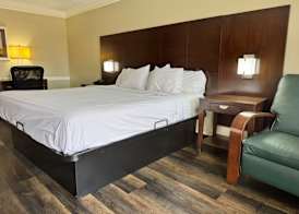 Quality Inn & Suites Tuscaloosa near University 4