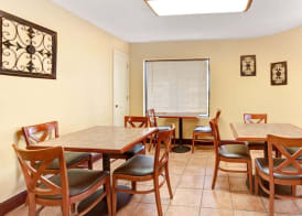 Days Inn by Wyndham Kissimmee West 3