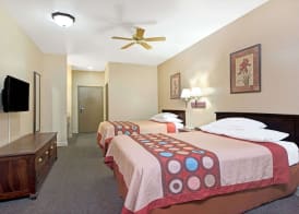 Super 8 by Wyndham St. Louis Airport 5