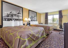 Super 8 by Wyndham Decorah 4