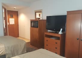 The Hotel@Dayton South 5