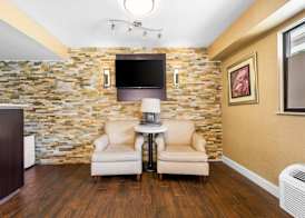 Econo Lodge Charlotte Airport 3