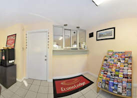 Econo Lodge Sharon - Foxborough 3