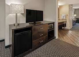 La Quinta by Wyndham Anaheim 5