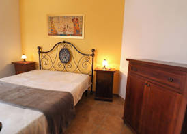 Samiras Home Cozy Apartment Near the Beach and Otrantos Historic Center 4