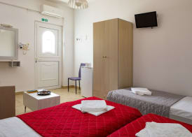 John Akroyiali rooms 5