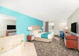Howard Johnson by Wyndham Aiken 3
