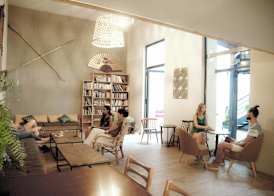 Georges Hostel & Café 2