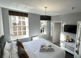Dockers Inn 4