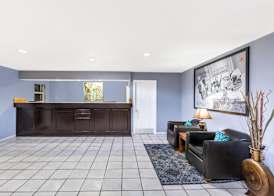 Super 8 by Wyndham Cleburne 3