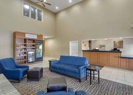 Comfort Suites Normal University area 3