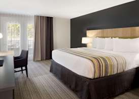 Country Inn & Suites Downtown Convention Center by Radisson, Gatlinburg, TN 4