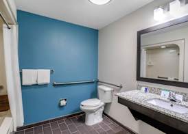 Clarion Inn & Suites DFW North 5