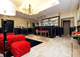 Spanish Diamond Luxury Suites & Jacuzzi 2