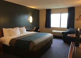 Econo Lodge Darien Lakes 5