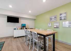 WoodSpring Suites Tamarac 4