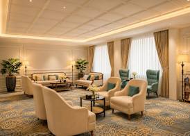 Happy Life Grand Hotel & Rooftop Skybar 4