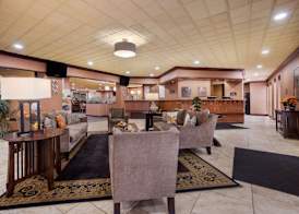 Quality Inn & Suites Syracuse Fairgrounds 2