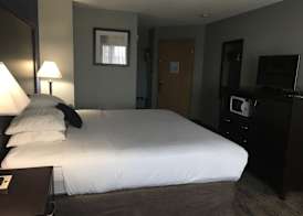 Red Lion Inn & Suites Sequim at Olympic National Park 5