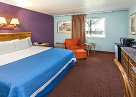 Days Inn by Wyndham Portage Indiana Dunes National Park 5