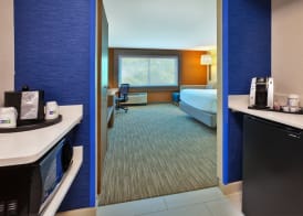 Holiday Inn Express & Suites NEW CASTLE by IHG 4