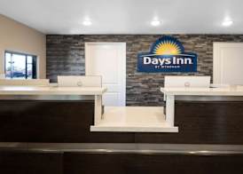 Days Inn by Wyndham Galt - Elk Grove South 3