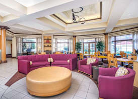 La Quinta Inn & Suites by Wyndham Atlanta Ballpark/Galleria 3