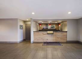Country Inn & Suites by Radisson, Marion, IL 2