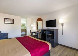 Econo Lodge Little Creek 4