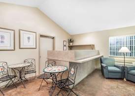 Super 8 by Wyndham Madison 2