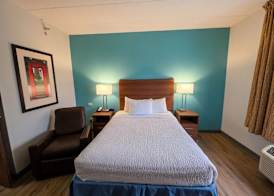 MainStay Suites Chicago Hillside 4