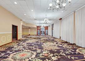 DoubleTree by Hilton Charlottesville 4