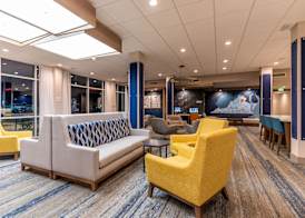 Holiday Inn Express & Suites Charlottesville by IHG 3