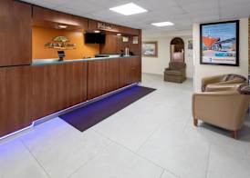 Howard Johnson by Wyndham Savannah GA 3